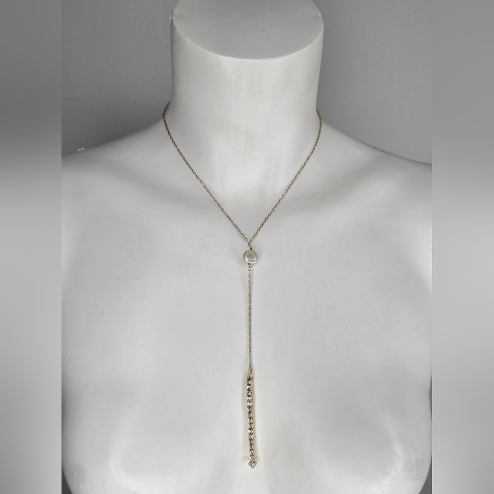 OM and Elegant Barroco Pearl And Crystals In Gold Chain Necklace